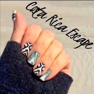 Color Street| Costa Rica Escape geometric shapes & island foliage nail strips